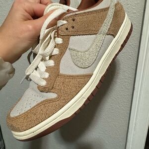 Nike Low Dunks Women’s 6.5/7